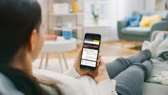 Femme Smartphone Myores